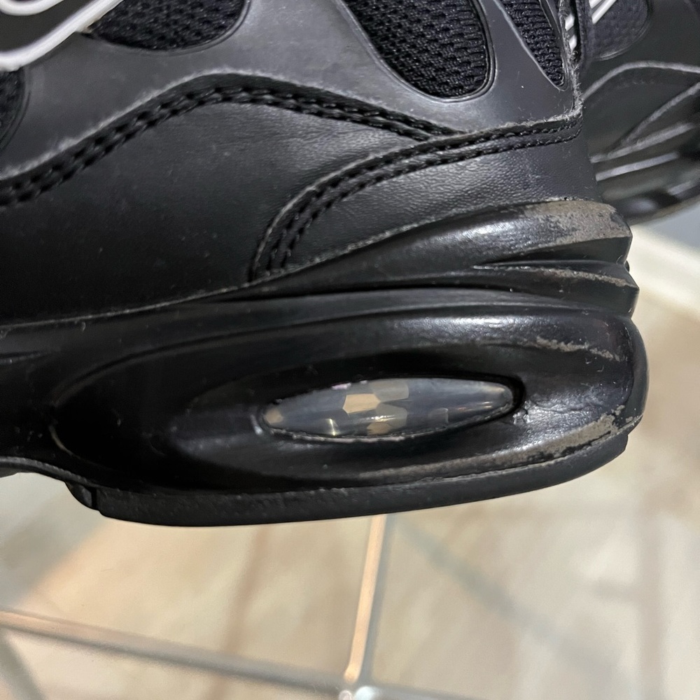 Nike - Picture 3 of 4